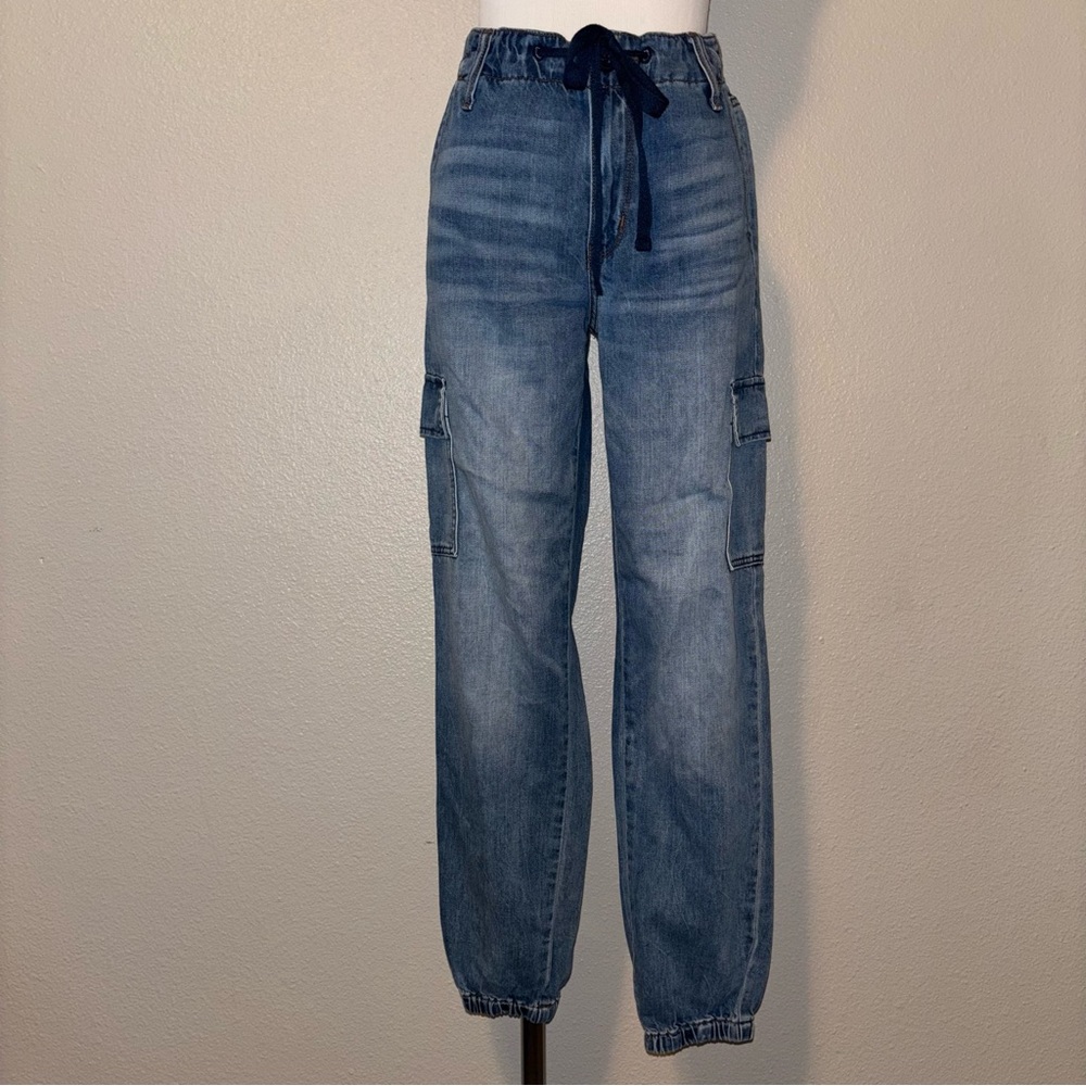 American Eagle Outfitters Light Blue Cargo Jogger Jeans